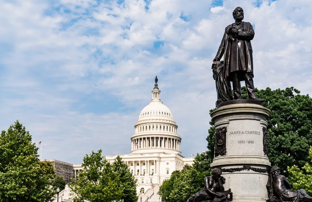 james A. Garfield Monument