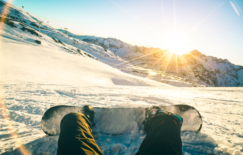 Skiing or Snowboarding in Aspen (Colorado)