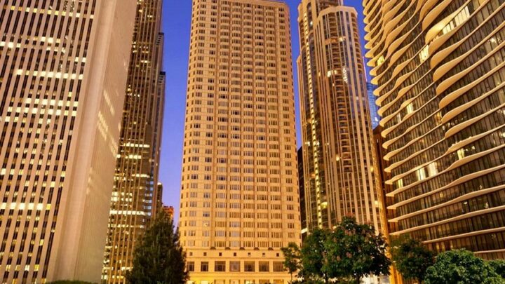 17 Hotels Near Grant Park Chicago