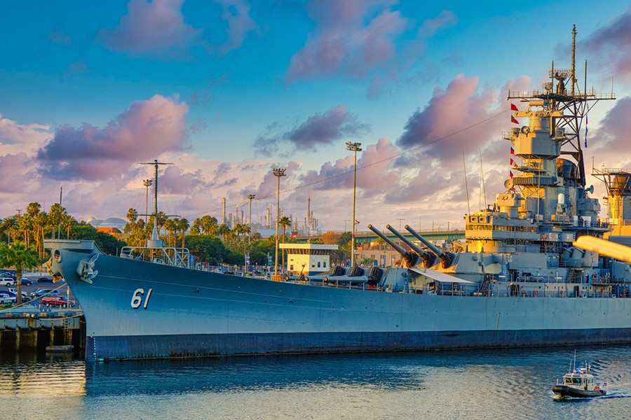 Battleship USS Iowa, Los Angeles