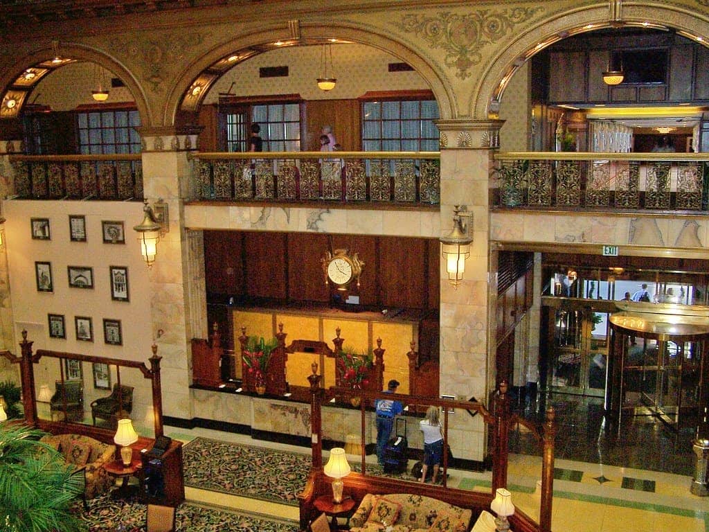 A Whisky-Soaked Ode to Burns: Your Luxurious Denver Winter Escape for Burns Supper