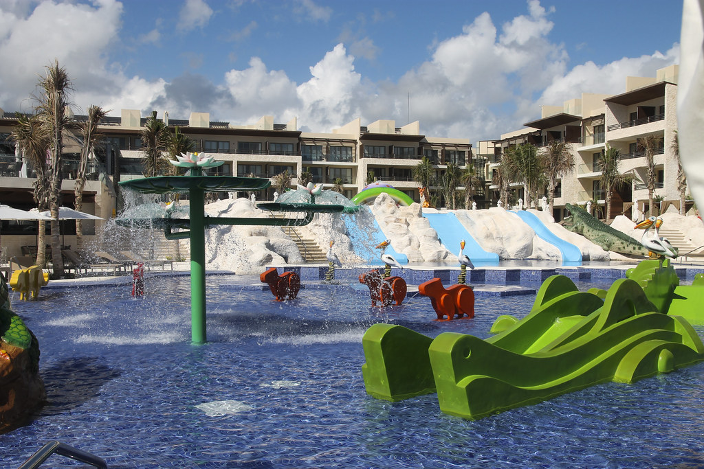Childrens pool area, Royalton Splash Riviera Cancún, Cancún, México